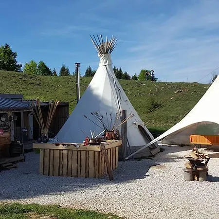 Village Tipi * La Féclaz