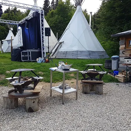 Village Tipi * La Féclaz