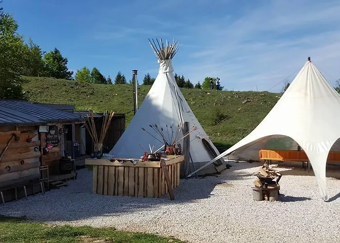 Village Tipi * ラ・フェクラ